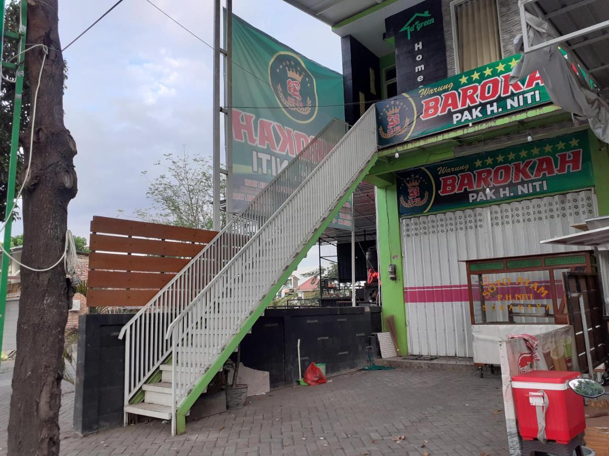 Spot On 2332 D'Green Homestay Banyuwangi Kültér fotó
